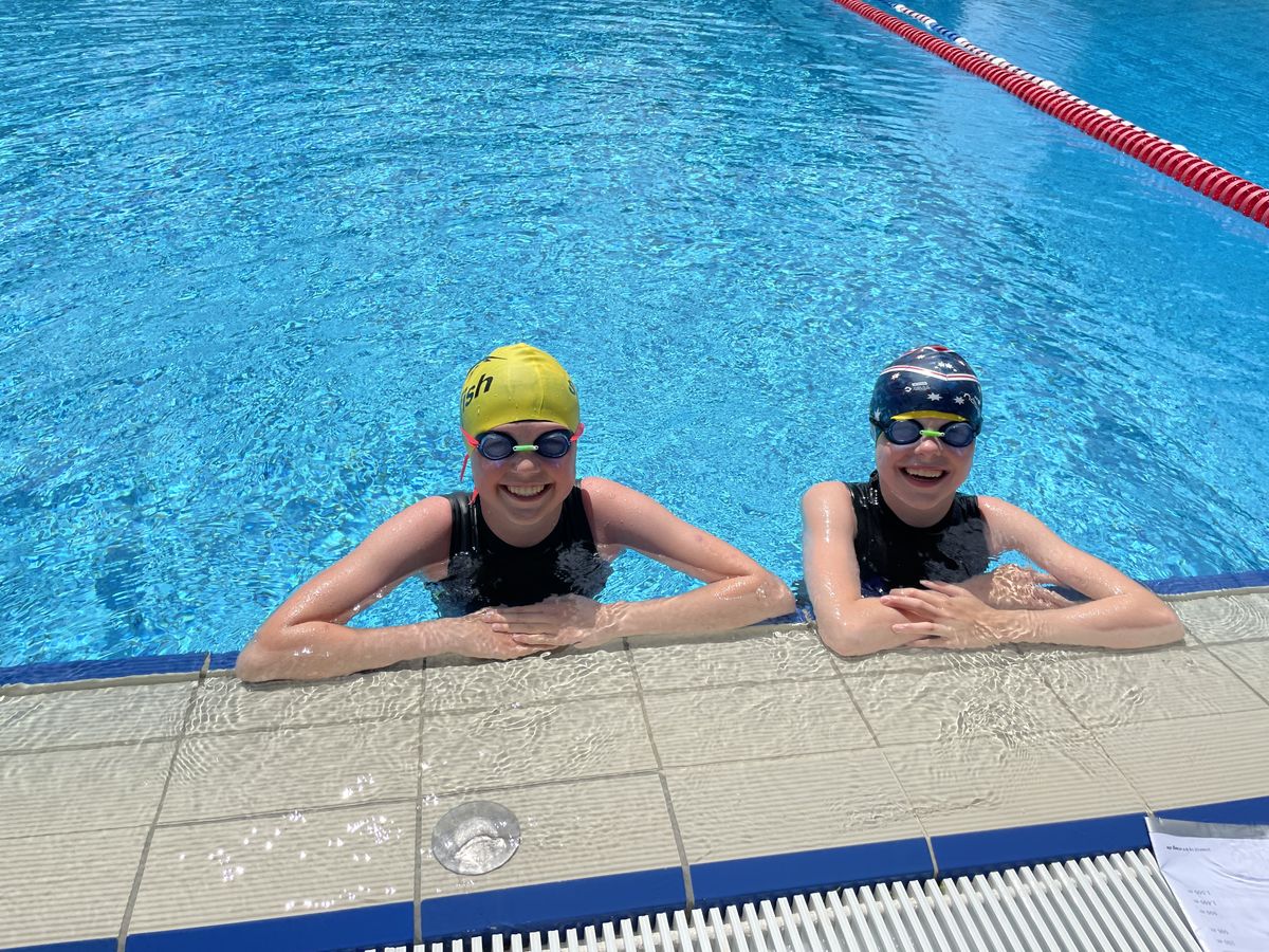 Jugend beim Schwimmtraining
